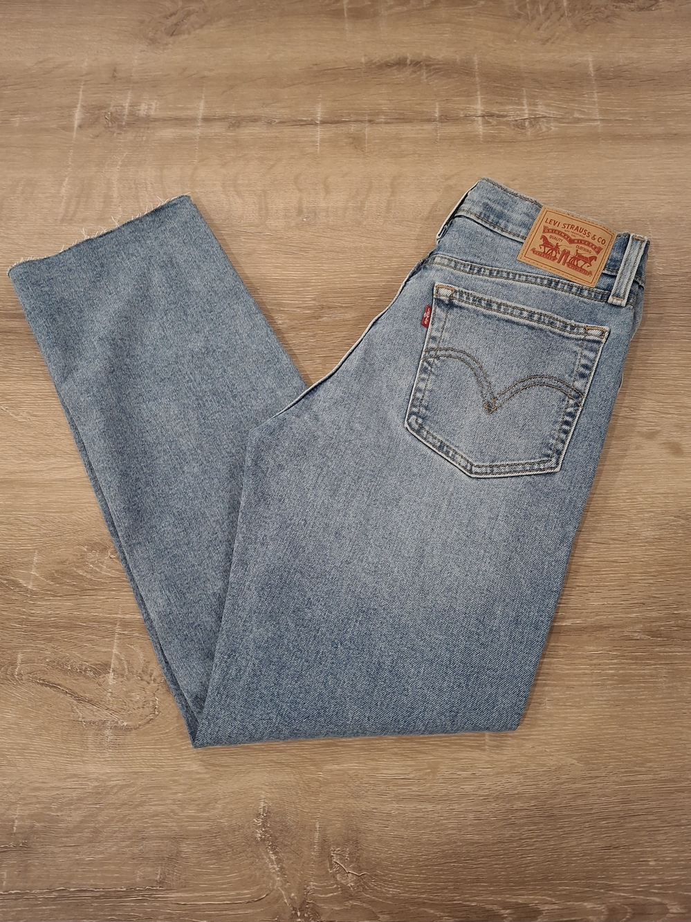 Levi's Wedgie Straight Distressed Jeans Women's 27 x 28 Light Wash
